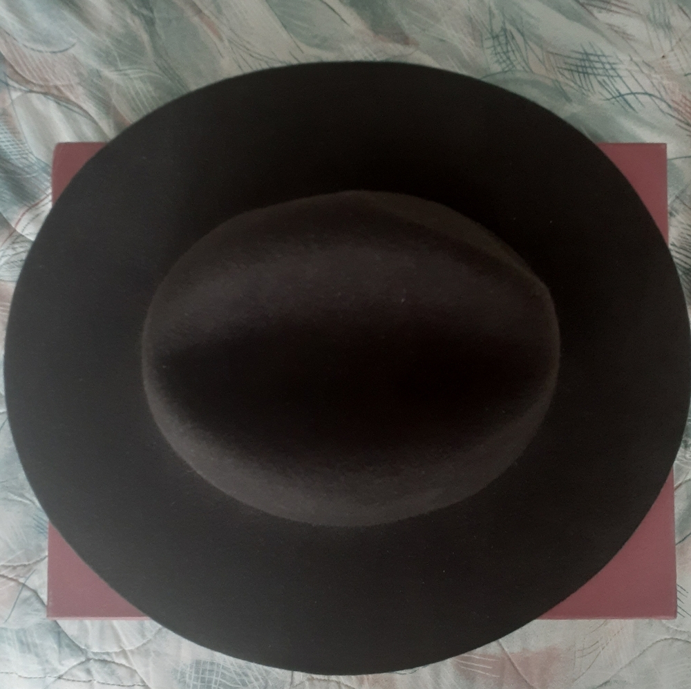 Hat - Picture 2 of 6